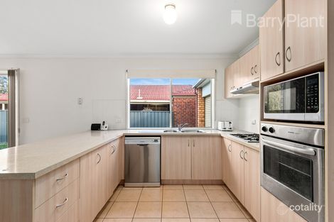 Property photo of 22 Stringybark Close Manor Lakes VIC 3024