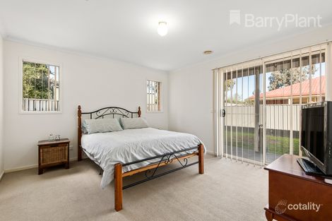 Property photo of 22 Stringybark Close Manor Lakes VIC 3024