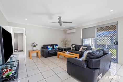 Property photo of 16 Sunrise Crescent Regents Park QLD 4118