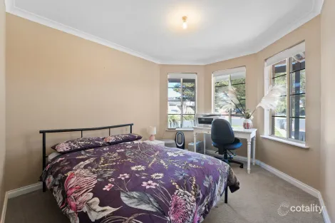 Property photo of 23 Galway Gardens Warnbro WA 6169