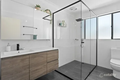 Property photo of 23 Galway Gardens Warnbro WA 6169