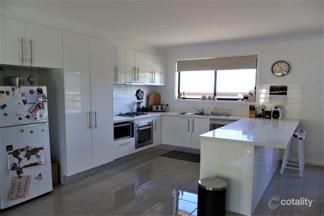 Property photo of 33 Whistler Concourse Bandiana VIC 3691