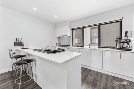Property photo of 45 Lakeside Boulevard Pakenham VIC 3810