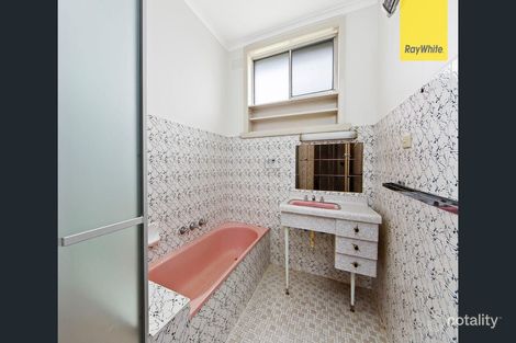 Property photo of 18 Lahy Street St Albans VIC 3021