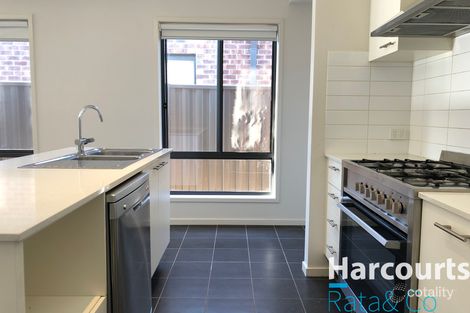 Property photo of 18 Fortitude Drive Craigieburn VIC 3064