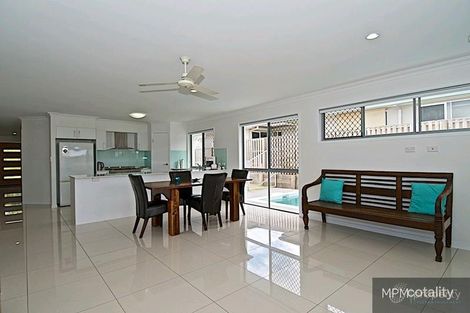 Property photo of 10 Fletcher Crescent Pacific Pines QLD 4211