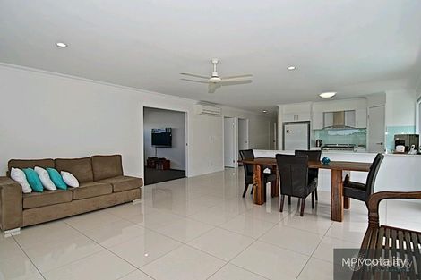 Property photo of 10 Fletcher Crescent Pacific Pines QLD 4211