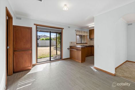 Property photo of 17 Rowan Parade Wendouree VIC 3355