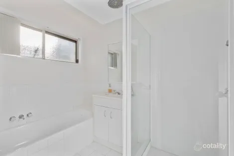 Property photo of 1 Silky Oak Court Oxenford QLD 4210