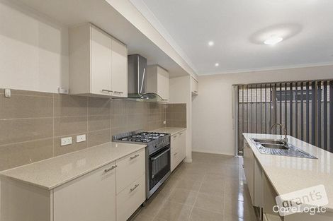 Property photo of 52 Fieldstone Crescent Cranbourne North VIC 3977