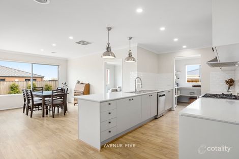 Property photo of 50 Owarra Boulevard Mount Duneed VIC 3217