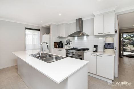 Property photo of 16 Greenfields Avenue Kilmore VIC 3764