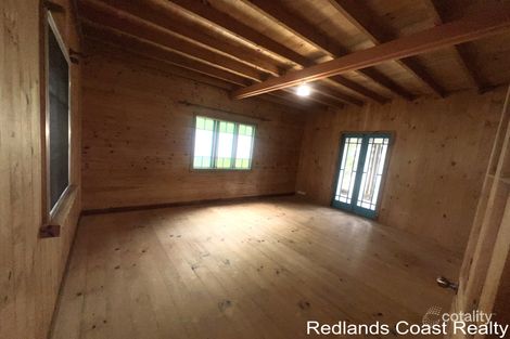 Property photo of 31 Calmwaters Crescent Macleay Island QLD 4184