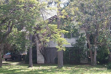 18 Owen St, Wooloowin, QLD 4030