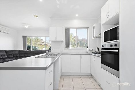Property photo of 5 Lansbury Drive Narre Warren South VIC 3805