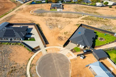 Property photo of 4 Bell Court Red Cliffs VIC 3496