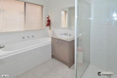 Property photo of 33 Dalmuir Boulevard Deer Park VIC 3023