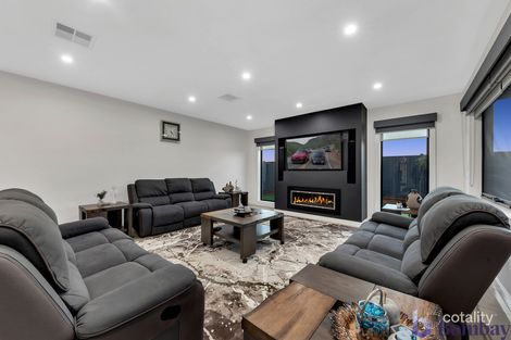 Property photo of 10 Middle Way Mickleham VIC 3064
