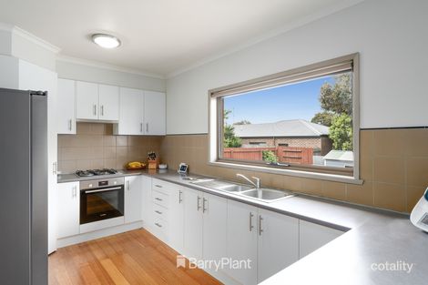 Property photo of 2 Emerald Court Belmont VIC 3216
