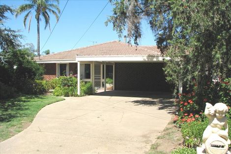 Property photo of 2 Oleander Crescent Lake Albert NSW 2650