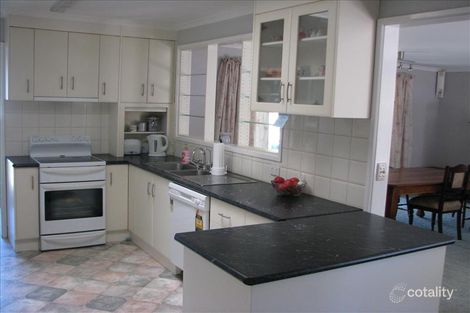 Property photo of 2 Oleander Crescent Lake Albert NSW 2650