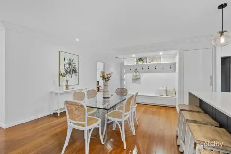 Property photo of 7 Darnay Road Broadbeach Waters QLD 4218