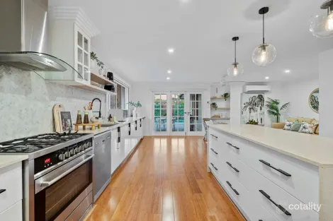 Property photo of 7 Darnay Road Broadbeach Waters QLD 4218