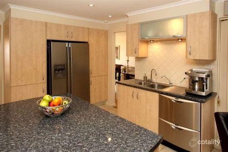 9 Peera St, Hallett Cove, SA 5158