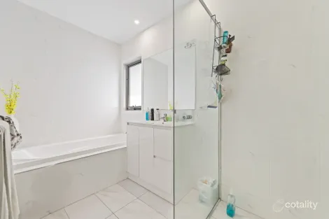 Property photo of 2/16 Oban Close Endeavour Hills VIC 3802