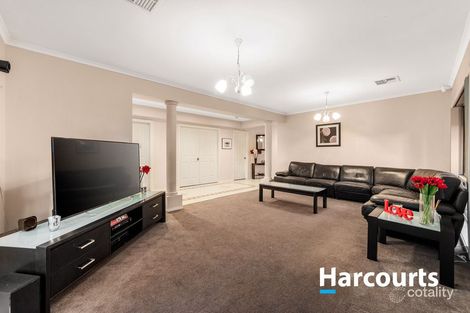 Property photo of 30 Paperbark Place Knoxfield VIC 3180
