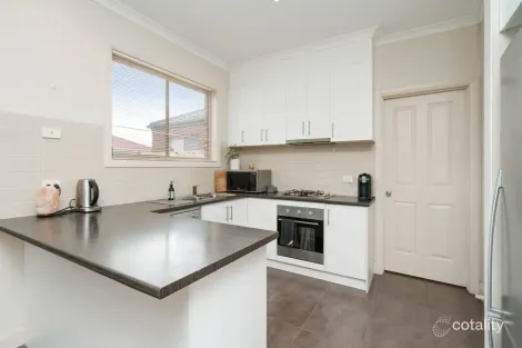 Property photo of 1 Wetherby Place Melton West VIC 3337