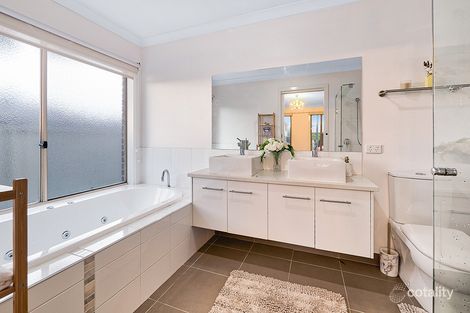 Property photo of 66 Bradford Drive Cranbourne East VIC 3977