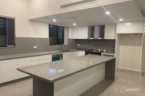 Property photo of 39 Highview Avenue Greenacre NSW 2190
