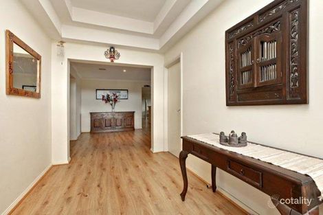 Property photo of 33 Hindmarsh Drive Manor Lakes VIC 3024