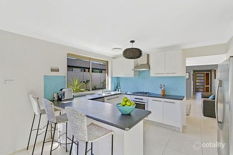 Property photo of 17 Highcliff Close Woongarrah NSW 2259