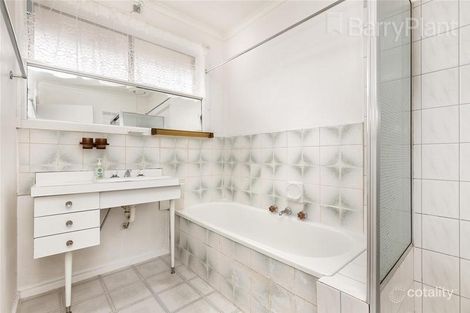 Property photo of 16 Wingala Avenue Keysborough VIC 3173