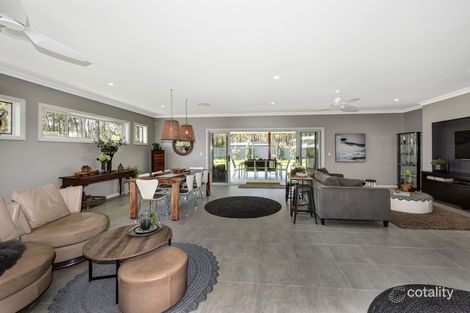 Property photo of 10 Lakeside Way Lake Cathie NSW 2445