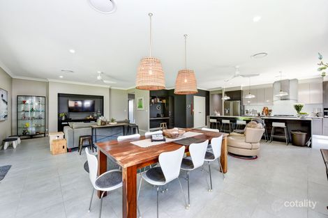 Property photo of 10 Lakeside Way Lake Cathie NSW 2445