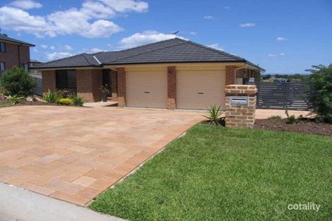 Property photo of 16 Margot Close Bolwarra Heights NSW 2320