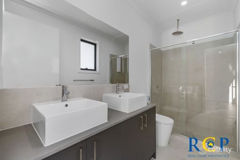 Property photo of 38 Callistemon Circuit Lara VIC 3212