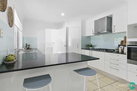 16 Walkers Rd, Everton Hills, QLD 4053