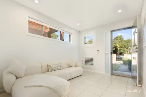 Property photo of 1/19 Chiswick Road Greenacre NSW 2190