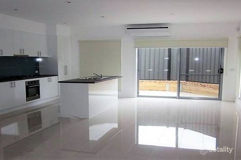 Property photo of 22 Daymar Circuit Craigieburn VIC 3064