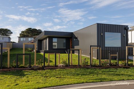16 Norfolk Rise, San Remo, VIC 3925