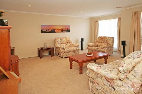 Property photo of 30 Greenaway Terrace Cranbourne East VIC 3977