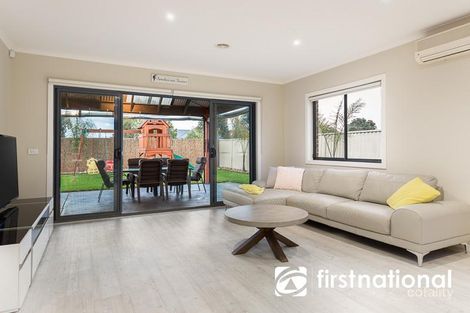 Property photo of 4 Delft Place Pakenham VIC 3810