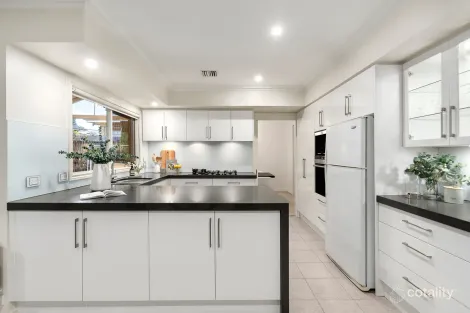 Property photo of 31 Kintore Crescent Box Hill VIC 3128