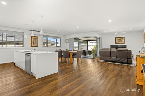 Property photo of 21 Mariner Avenue Old Bar NSW 2430