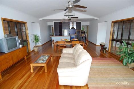 Property photo of 6 Daydream Court Cannonvale QLD 4802