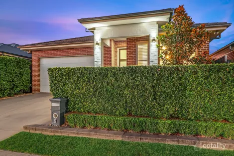 9 Piccadilly St, Riverstone, NSW 2765